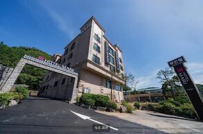 Mari Hotel