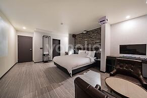Mari Hotel