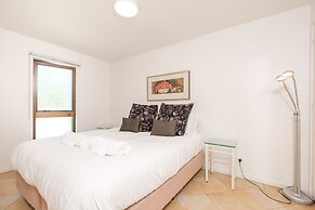 Onetangi Beach Apartment 7