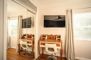 Vistamar Waterfront Beach Abode -walk to the Beach