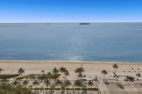 Vistamar Waterfront Beach Abode -walk to the Beach