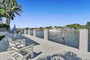 Vistamar Waterfront Beach Abode -walk to the Beach