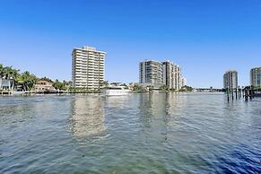 Vistamar Waterfront Beach Abode -walk to the Beach