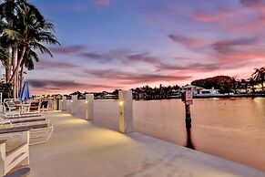 Vistamar Waterfront Beach Abode -walk to the Beach