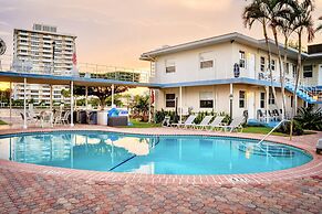 Vistamar Waterfront Beach Abode -walk to the Beach