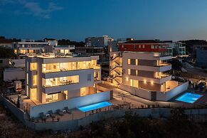 Luxury Apartment Dreams in Okrug With Swimming Pool sea View Wifi Park