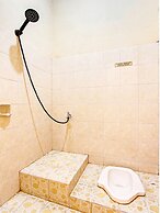 OYO 93208 Guest House Cemara 2