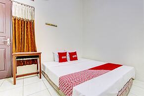 OYO 93208 Guest House Cemara 2