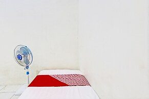 OYO 93208 Guest House Cemara 2