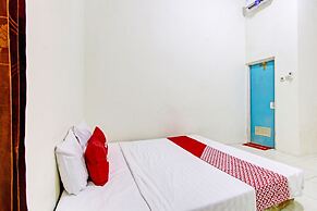 OYO 93208 Guest House Cemara 2