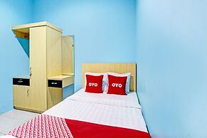 OYO 93209 Guest House Cemara 3