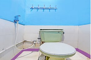 OYO 93209 Guest House Cemara 3