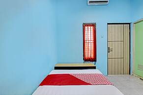 OYO 93209 Guest House Cemara 3