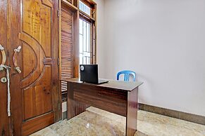 OYO 93209 Guest House Cemara 3