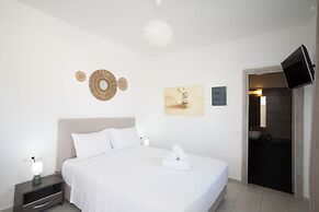 Island Nest Mykonos Suite w Shared Pool