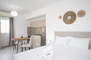 Island Nest Mykonos Suite w Shared Pool