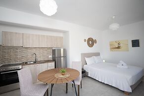 Island Nest Mykonos Suite w Shared Pool