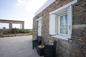 Island Nest Mykonos Suite w Shared Pool