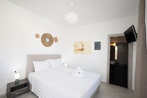 Island Nest Mykonos Suite w Shared Pool