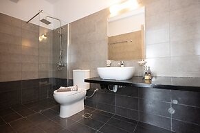 Island Nest Mykonos Suite w Shared Pool