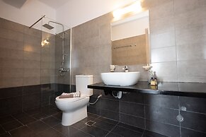 Island Nest Mykonos Suite w Shared Pool