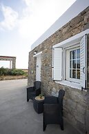 Island Nest Mykonos Suite w Shared Pool