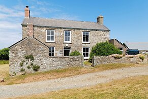 Bosistow Farmhouse