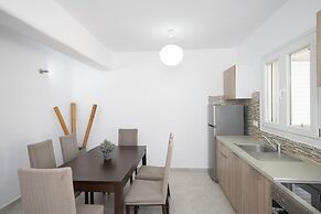 Experience Ruby Paradise w Shared Pool