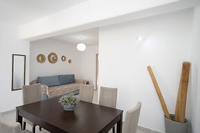 Experience Ruby Paradise w Shared Pool