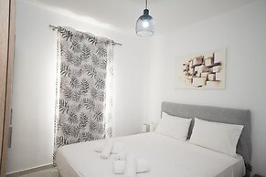 Island Dreaming Opal 2 Bd w shared pool