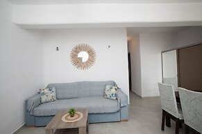 Island Dreaming Opal 2 Bd w shared pool