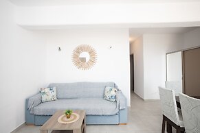 Island Dreaming Opal 2 Bd w shared pool