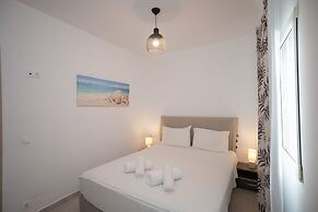 Island Dreaming Opal 2 Bd w shared pool