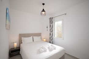 Island Dreaming Opal 2 Bd w shared pool