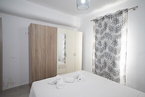 Island Dreaming Opal 2 Bd w shared pool