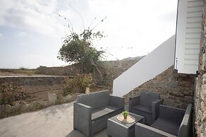 Island Dreaming Opal 2 Bd w shared pool