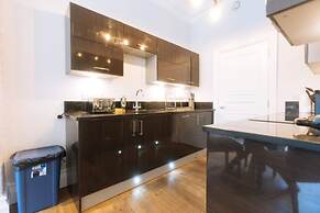 Gorgeous & Centrally Located 2BD Flat, Manchester!