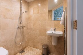 Gorgeous & Centrally Located 2BD Flat, Manchester!