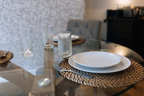 Gorgeous & Centrally Located 2BD Flat, Manchester!