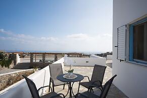 Mykonos Stylish Ivory Apt w Shared Pool