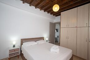 Mykonos Stylish Ivory Apt w Shared Pool