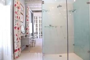 The Doolhof Country House