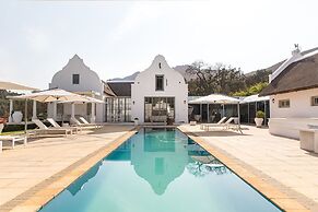 The Doolhof Country House