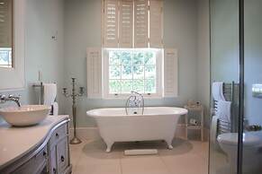 The Doolhof Country House