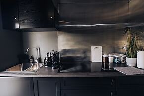 Golden Circle Truck Hotel