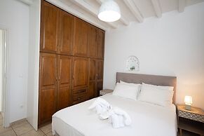 Gorgeous Rustic Cave wDreamy Shared Pool