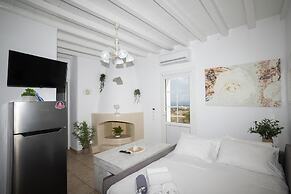 Gorgeous Rustic Cave wDreamy Shared Pool