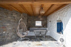 Gorgeous Rustic Cave wDreamy Shared Pool