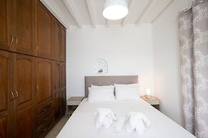 Gorgeous Rustic Cave wDreamy Shared Pool