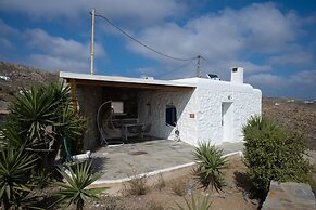 Gorgeous Rustic Cave wDreamy Shared Pool